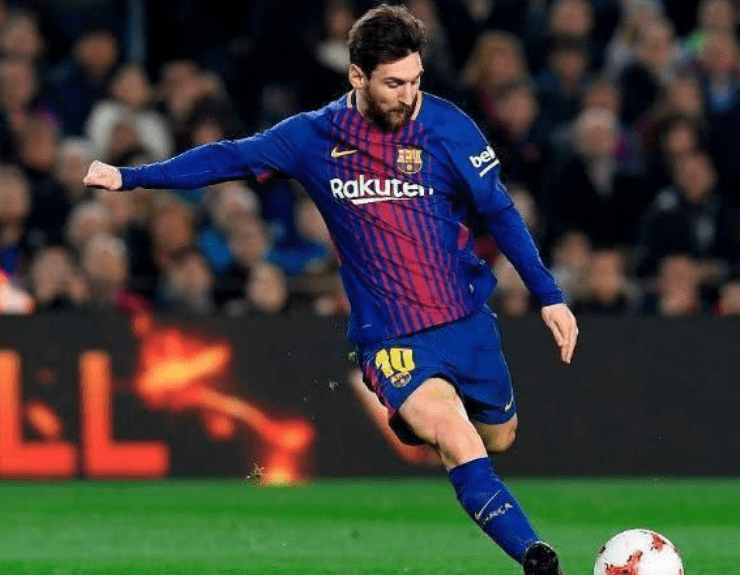 曼联本赛季在劫富济贫中表现突出，对阵强队全胜，但中下游球队难求一胜，有望争夺欧冠资格。