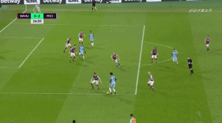 巴萨王者归来！费兰托雷斯帽子戏法领衔三连胜，欧冠复仇战即将打响