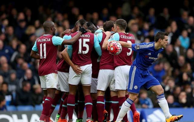 欧文快攻完成压哨上篮