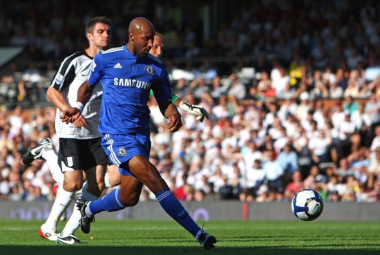 组图：CBA俱乐部杯广厦击败天津 塔克飞身暴扣