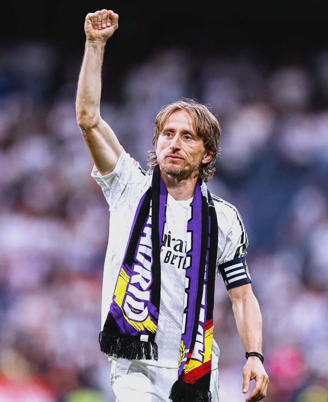 官方：阿什拉夫当选2025年度非洲足球先生