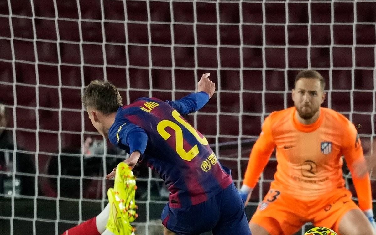 NBA：快船主场险胜鹈鹕