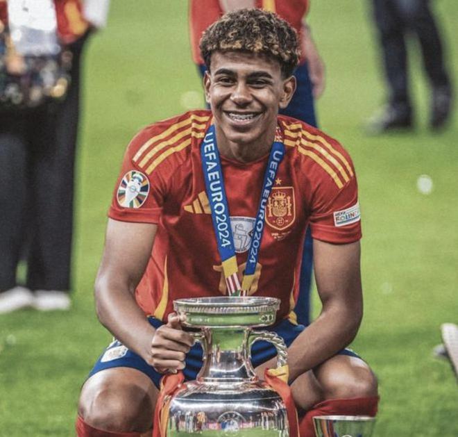 罗马诺：埃里克-加西亚曾在1月接近加盟科莫，但被弗里克否决