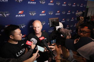 回应嘲讽，巴列卡诺主席：C罗梅西都没有抱怨过我们的更衣室